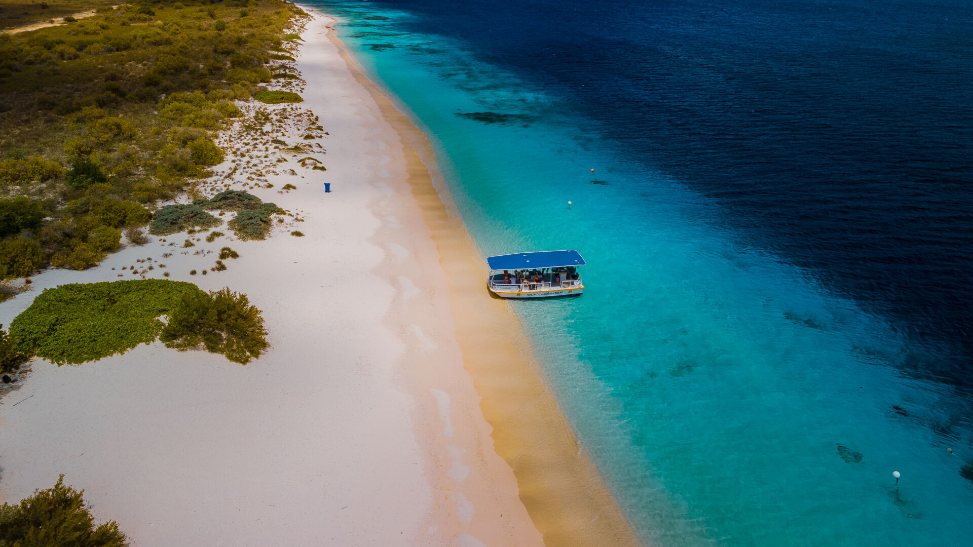 drone shot watertaxi klein bonaire